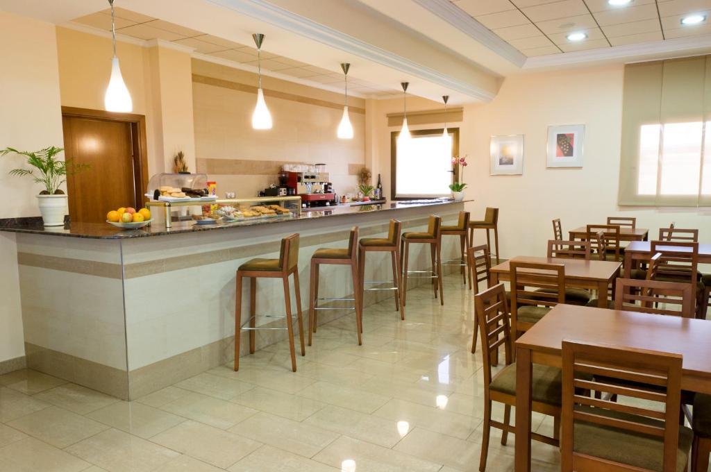 Torrijos Hotel เชสเต ภายนอก รูปภาพ