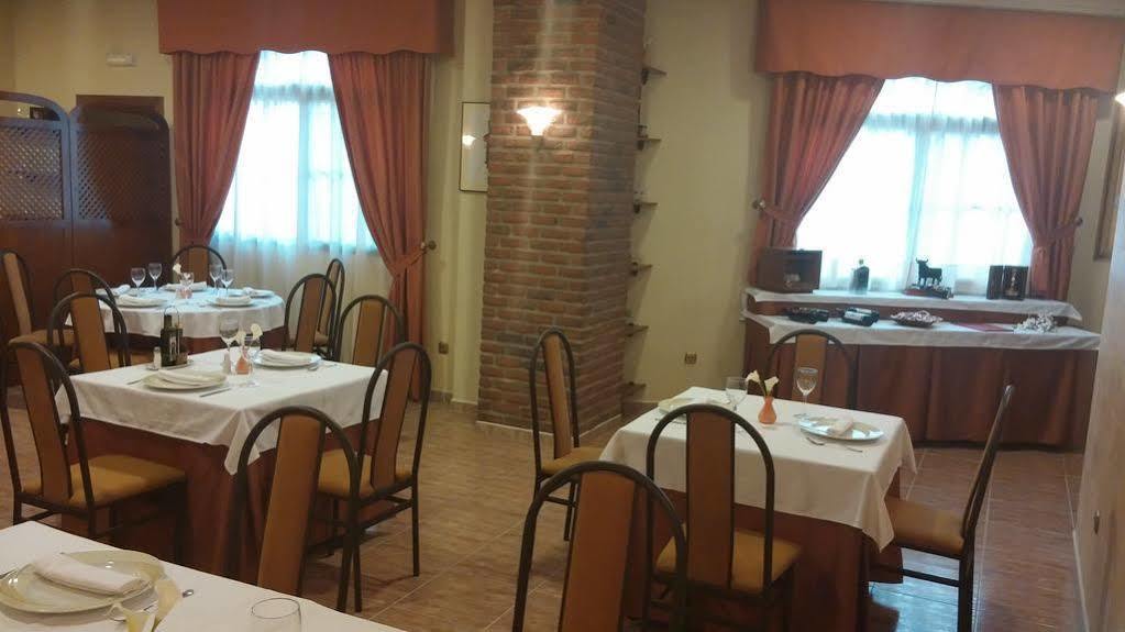 Torrijos Hotel เชสเต ภายนอก รูปภาพ