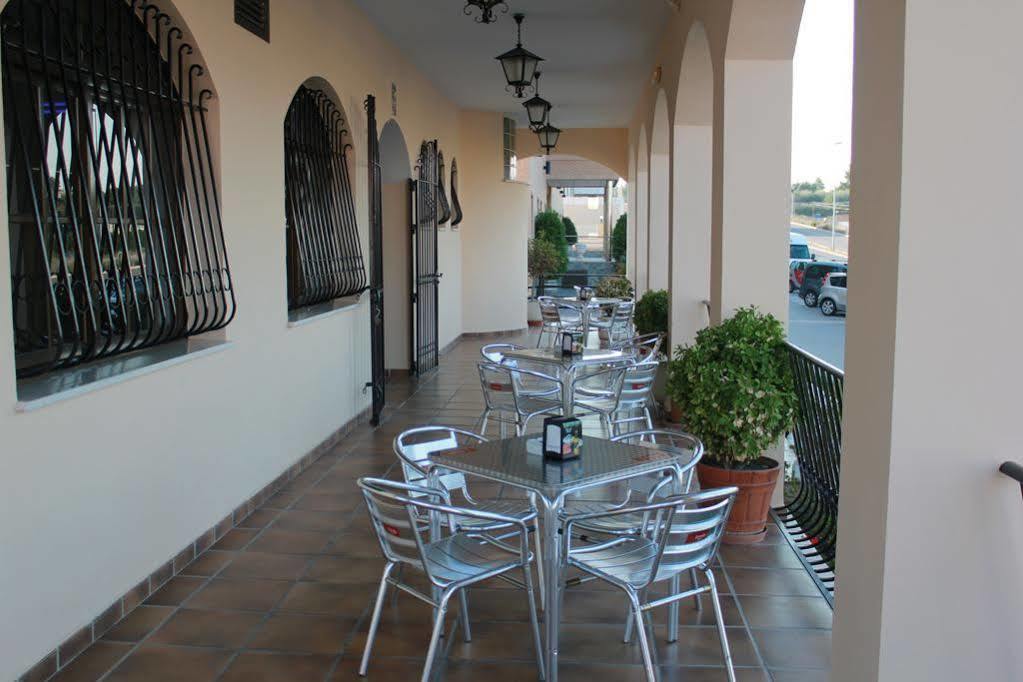 Torrijos Hotel เชสเต ภายนอก รูปภาพ